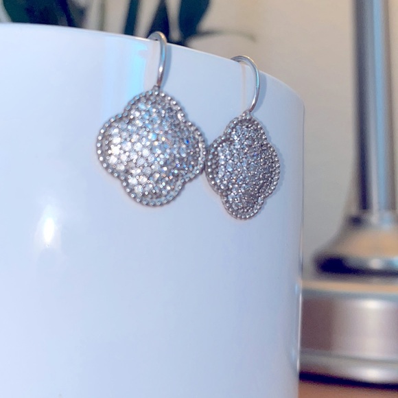 Clover Crystal Earrings - Picture 6 of 12